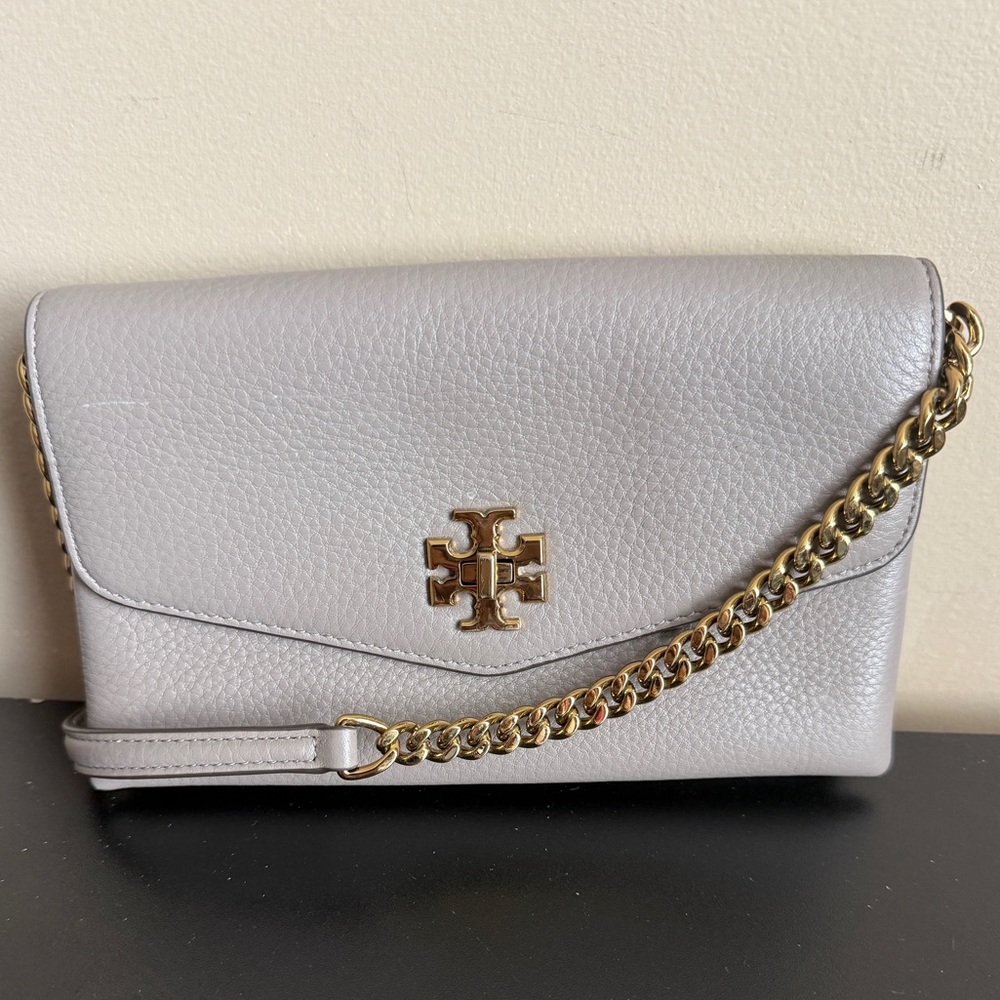 Tory Burch Pebbled Leather Chain Wallet in Light Taupe with Gold Hardware